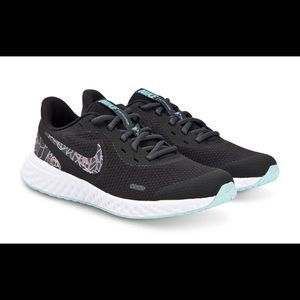 Nike Revolution 5 Rebel Sneakers